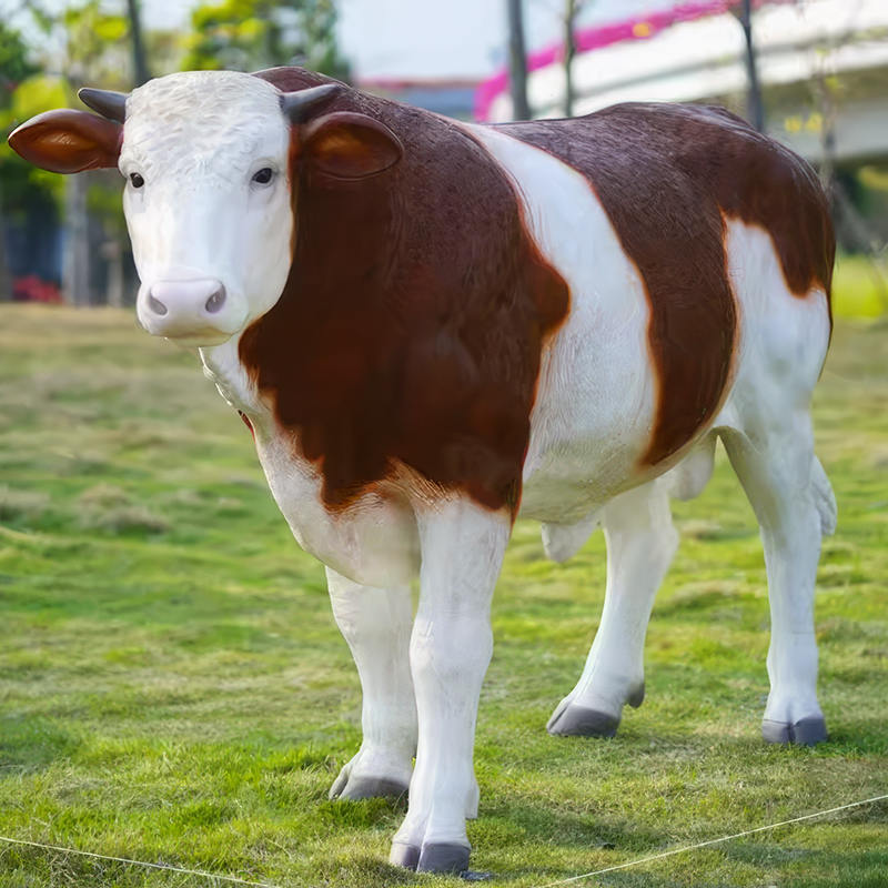 Sculpture de vache simulée