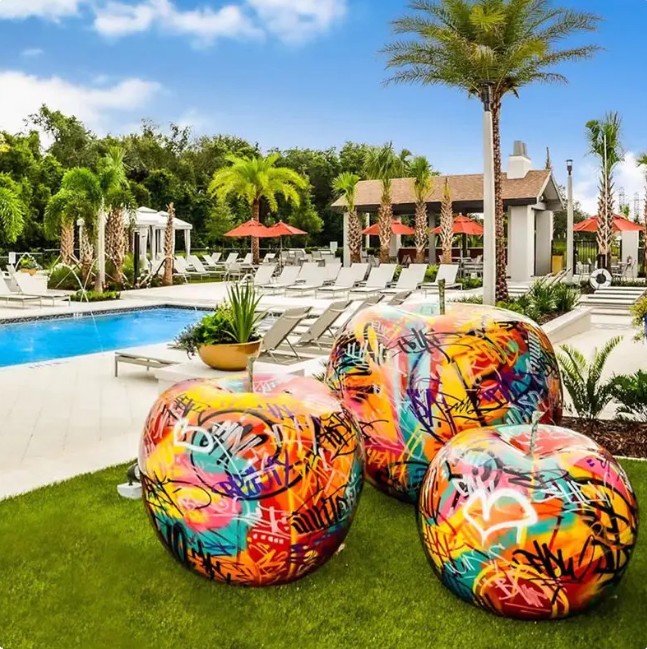 Sculpture en fibre de verre: tradition difficile, est-ce la seule? Un nouveau chapitre de la sculpture moderne!