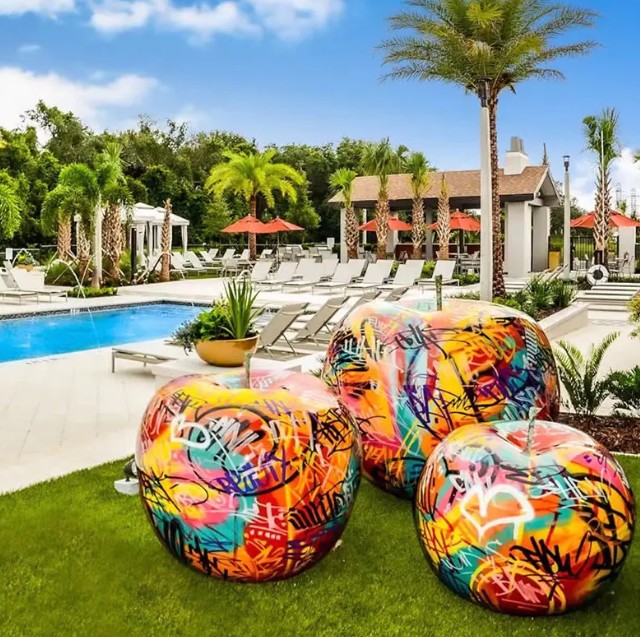 Dévoiler la question artistique: sculptures de fruits personnalisées au-delà du palais?